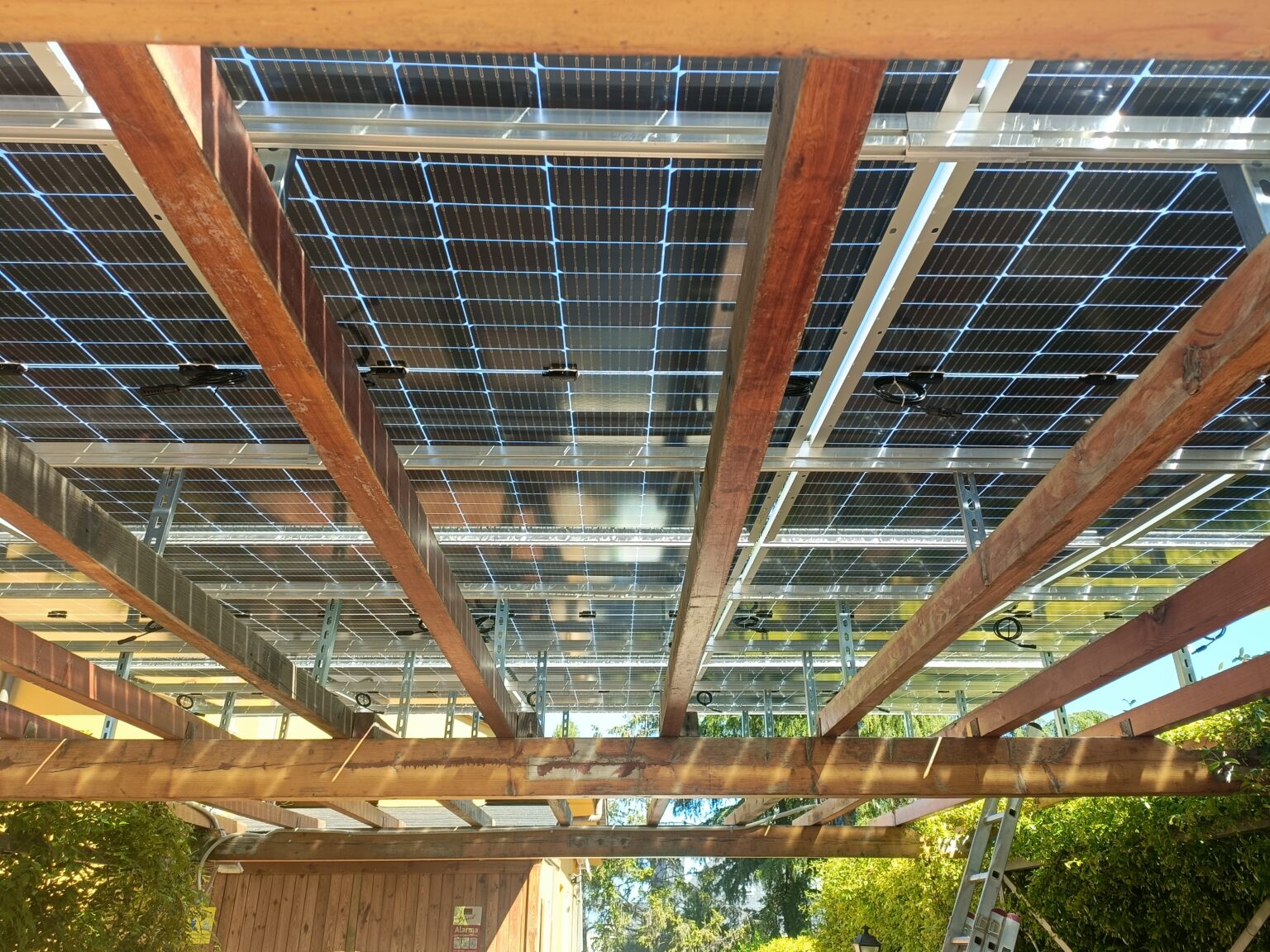 Aprovechamiento de energía solar para reducir la factura eléctrica.